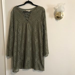 Lace dress with bell sleeves
